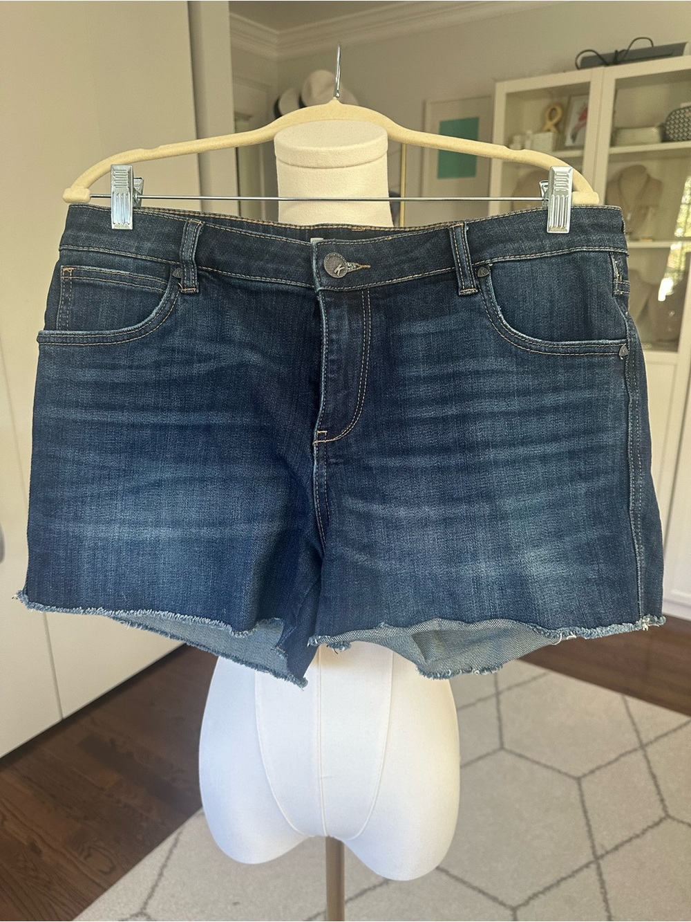 Kut from the Kloth Gidget Denim Cutoff Shorts EUC